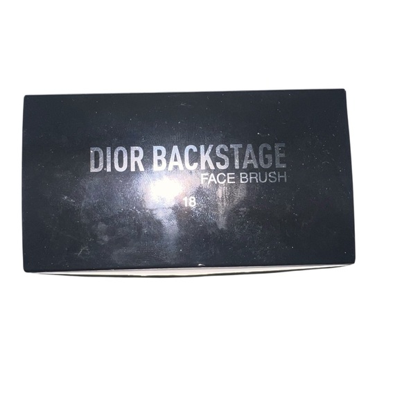 NWB Dior Backstage Face Brush N°18 Multi-use smoothing buildable coverage - Picture 3 of 4